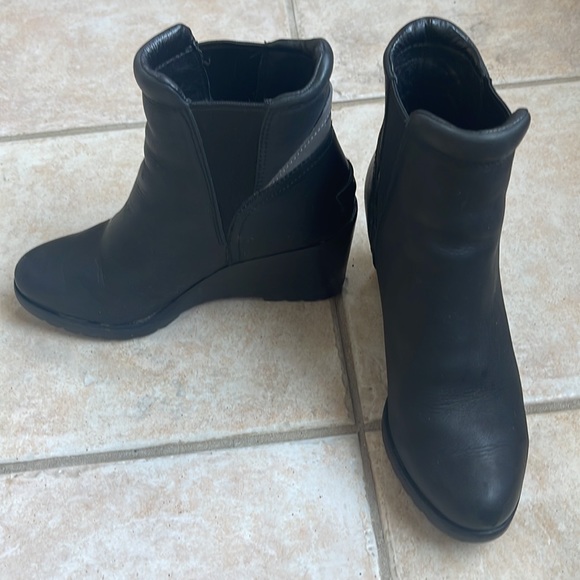 Sorel afterhours Chelsea wedge boot 8.5 - Picture 2 of 10